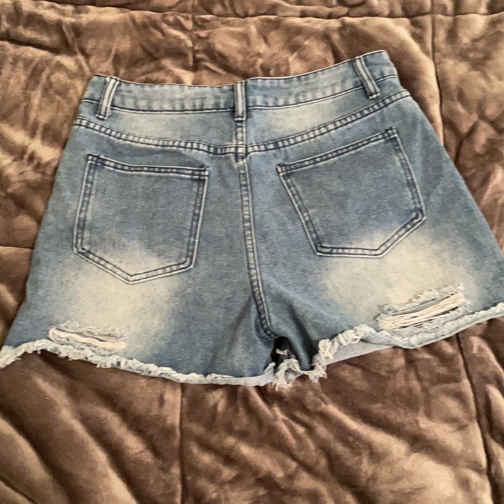 Shorts - Picture 2 of 3